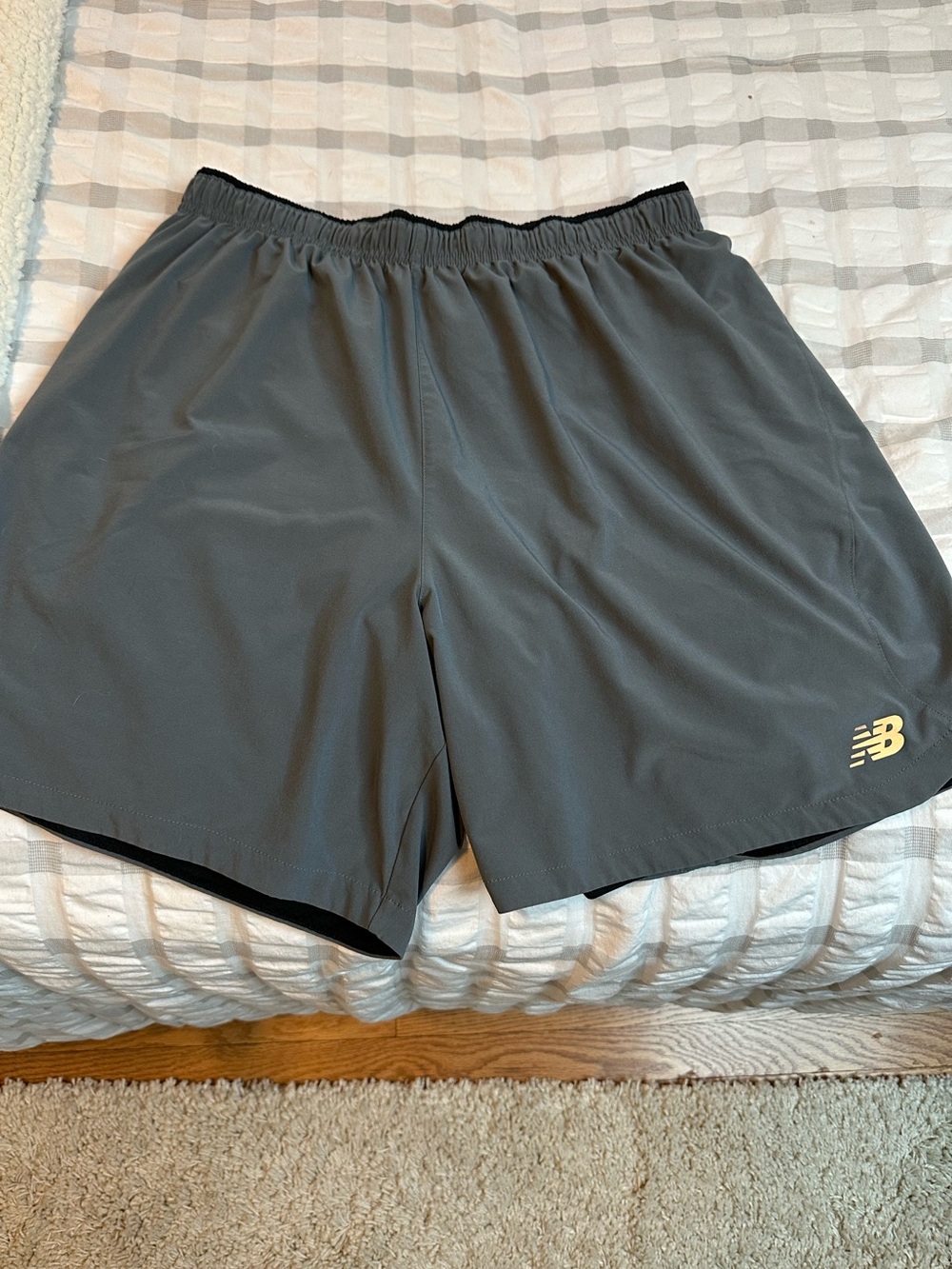 New Balance Men’s Gray running shorts with liner